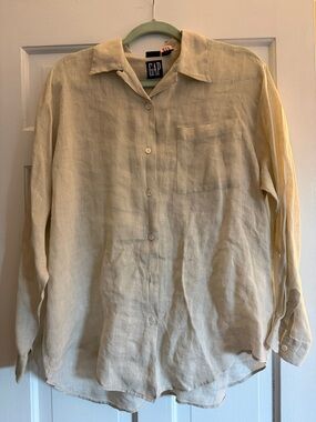 GAP  Long-Sleeve Button-Down Shirt